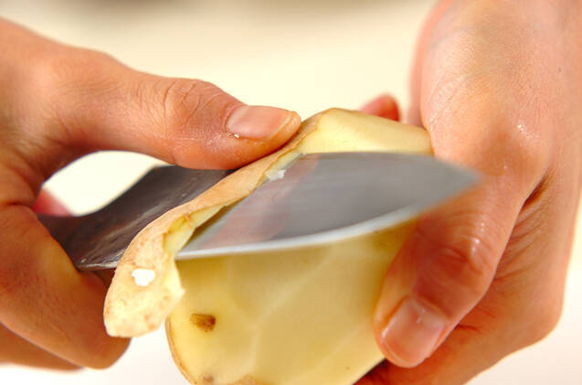 ジャガイモのトロミ汁の作り方の手順1