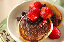 ホットケーキのイチゴ小豆のせ