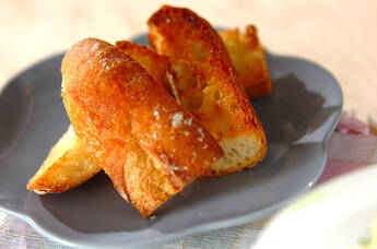 ガーリックトースト