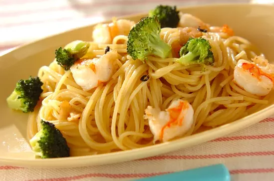 簡単で本格ペペロンチーノ 食材少なめで作れる レシピ 作り方 E レシピ 料理のプロが作る簡単レシピ