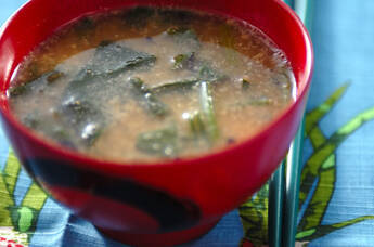 ヒジキ入りゴマみそ汁