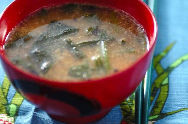 ヒジキ入りゴマみそ汁