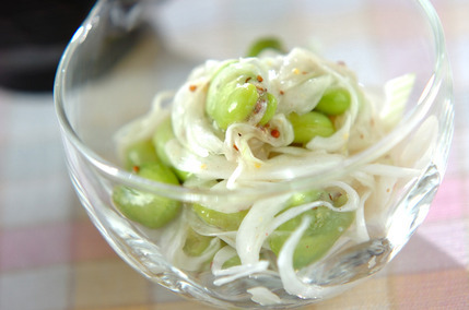 ソラ豆と新玉ネギのサラダ