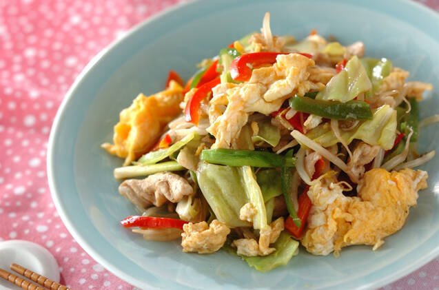 オイスターが決め手！ふわふわ卵入り彩り野菜炒め