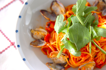 魚介トマトソースパスタ