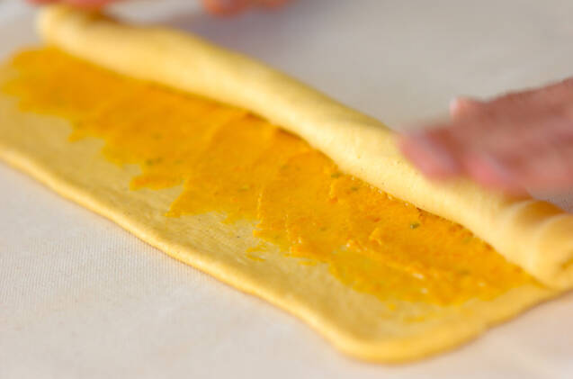 パンプキンロールブレッドの作り方の手順11