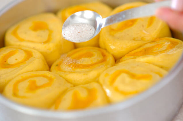 パンプキンロールブレッドの作り方の手順13