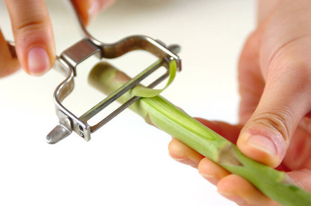 アスパラのピリ辛炒めの作り方の手順1