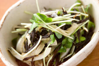 生ヒジキ玉ネギの酢の物