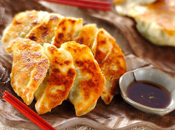 ころころお肉とお芋の焼き餃子