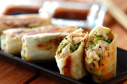 ささ身とヨーグルトソースのヘルシー春巻き