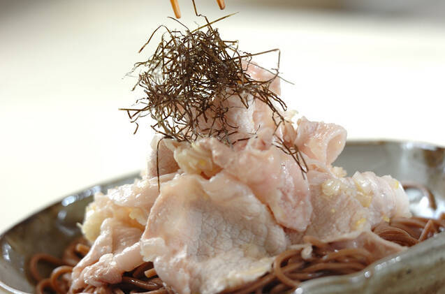 ざるそばのネギ塩豚しゃぶ添えの作り方の手順4