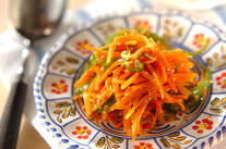 炒めニンジンのゴマ酢和え