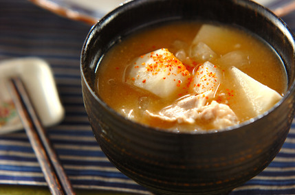 豚肉と里芋のみそ汁