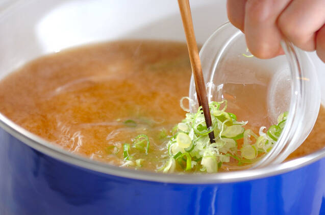 キヌサヤのみそ汁の作り方の手順5