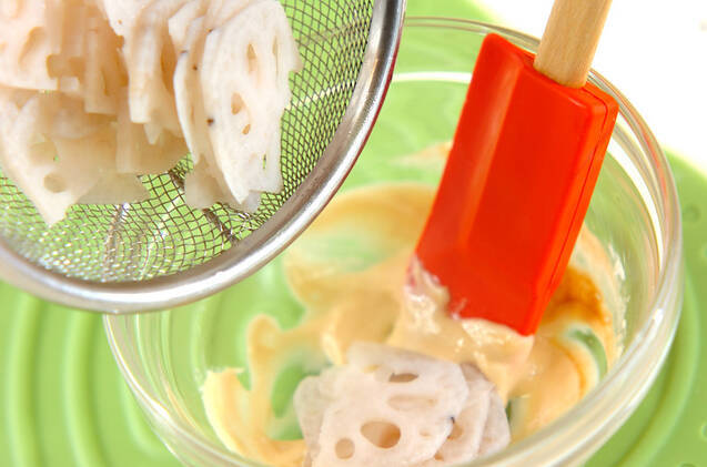 レンコンのからしマヨサラダの作り方の手順3