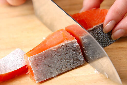 鮭の酒粕煮の作り方の手順2