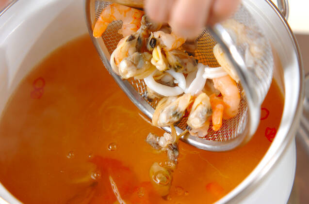 海鮮スープの作り方の手順2
