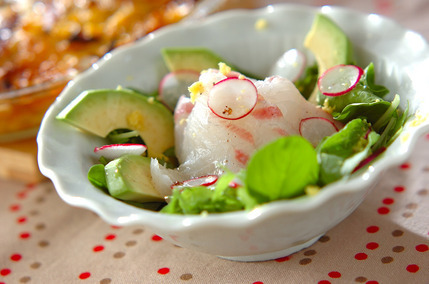 アボカドとお刺身のレモンサラダ