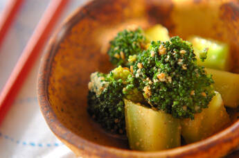 ブロッコリーのピリ辛ゴマ和え