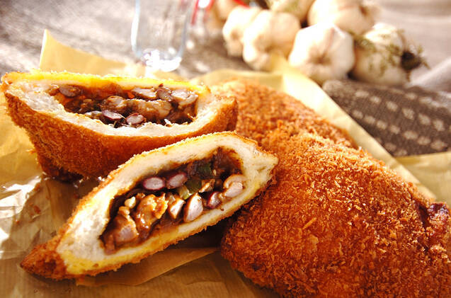 パン粉をまぶした本格的なスパイシーカレーパン