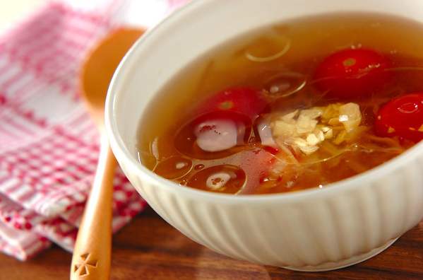 5. ガーリックオイルがけコンソメスープ