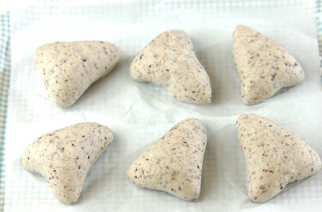 黒ゴマカマンベールパンの作り方の手順8