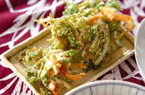 春菊と春巻きの皮のかき揚げ