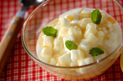 梨のヨーグルト和え