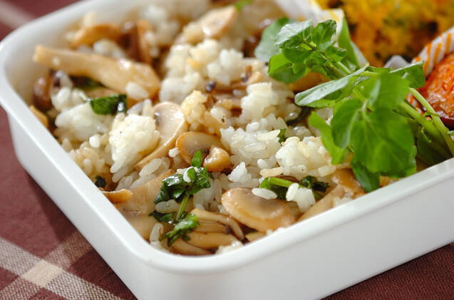 キノコとクレソンの混ぜご飯