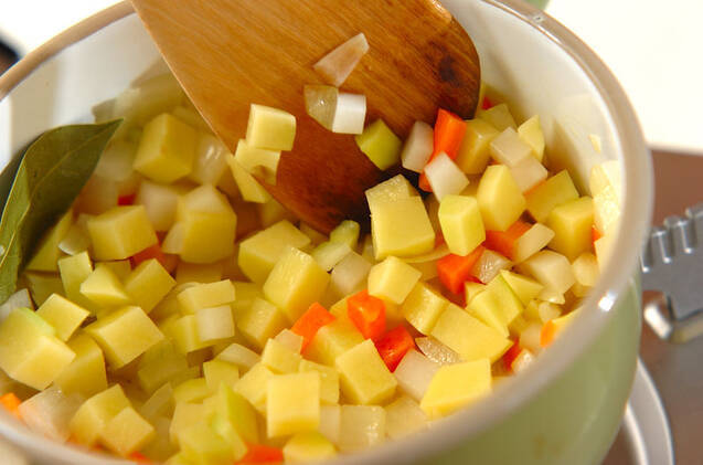 押し麦の豆乳スープの作り方の手順2