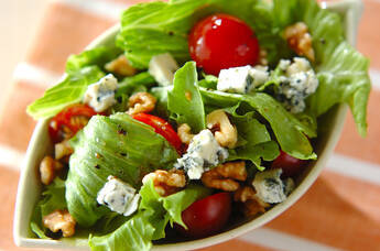 クルミとチーズのサラダ