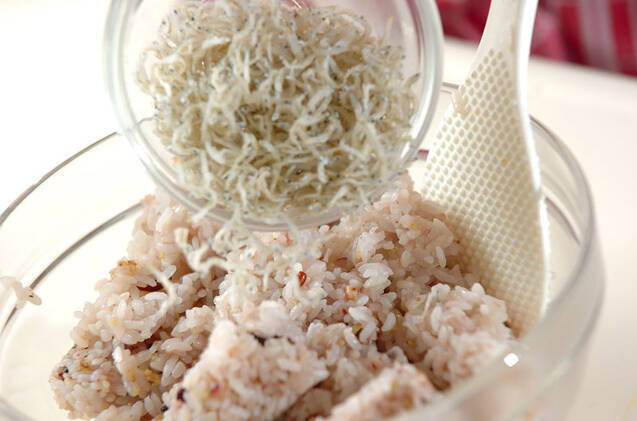 ジャコご飯・温泉卵のせの作り方の手順1