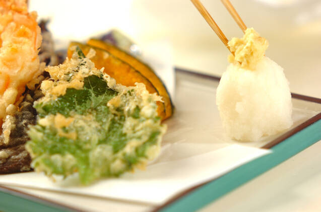 サクサクカラッと揚がる！基本のエビと野菜の天ぷらの作り方の手順10