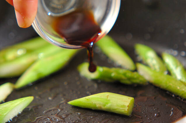 グリーンアスパラの青のり炒めの作り方の手順2