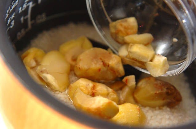 秋の味覚を味わう！もち米入り栗ご飯の作り方の手順4