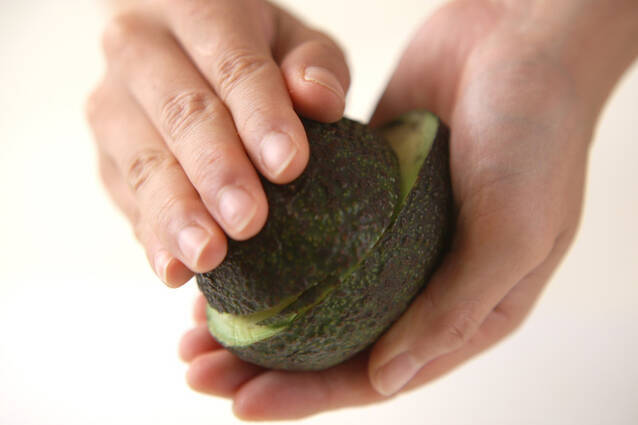 アボカドツナマヨサラダの作り方の手順1