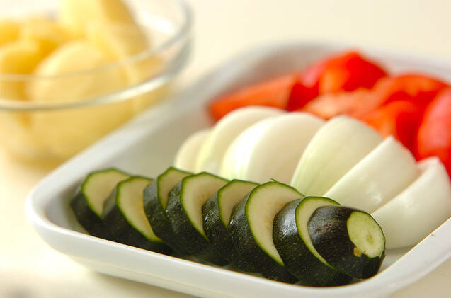 豚バラと夏野菜煮の作り方の手順2