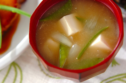 キヌサヤのみそ汁