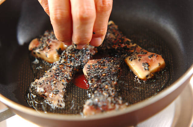 マグロのゴマ衣焼きの作り方の手順3