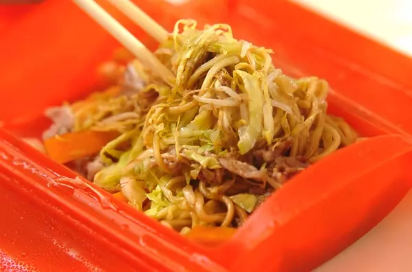 レンジで簡単！屋台風焼きそばの作り方4