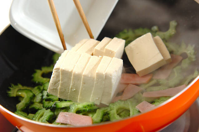 ゴーヤとハムの炒め物の作り方の手順4