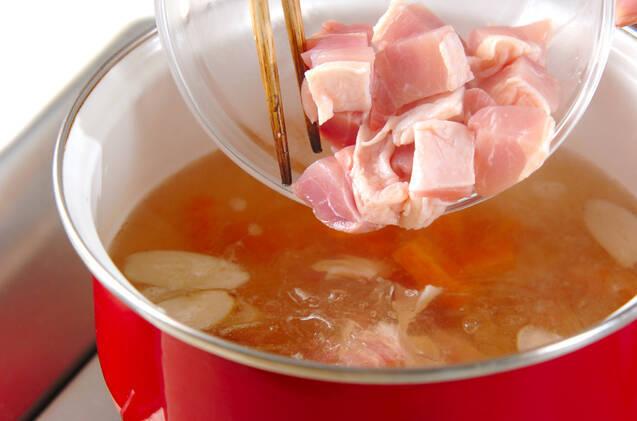 鶏肉とマイタケのみそ汁の作り方の手順6