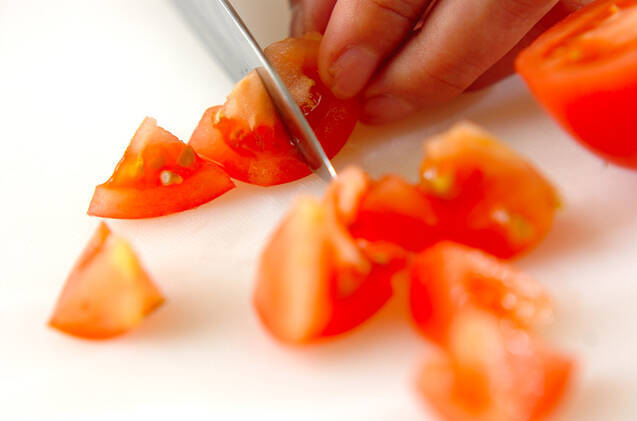 ツナとジャガイモのフレッシュトマト煮の作り方の手順1