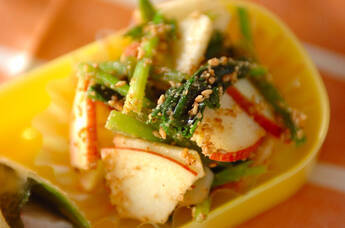 ホウレン草とリンゴの和え物