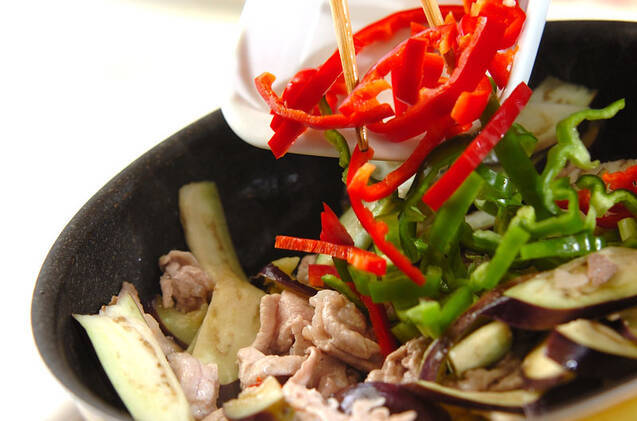 豚肉とナスのゴマ炒めの作り方の手順6