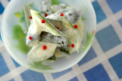 キュウリのヨーグルトサラダ