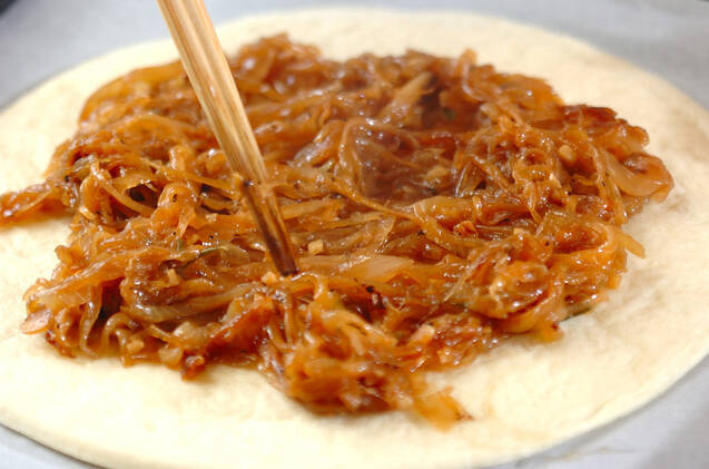 ピサラディエール(玉ネギのピザ)の作り方の手順5