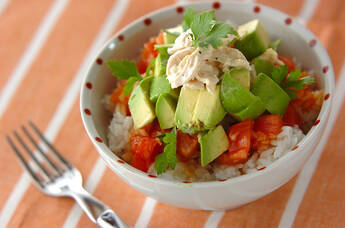 アボカドサルサ丼