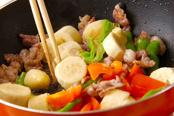 バナナとポークの炒め物の作り方の手順7